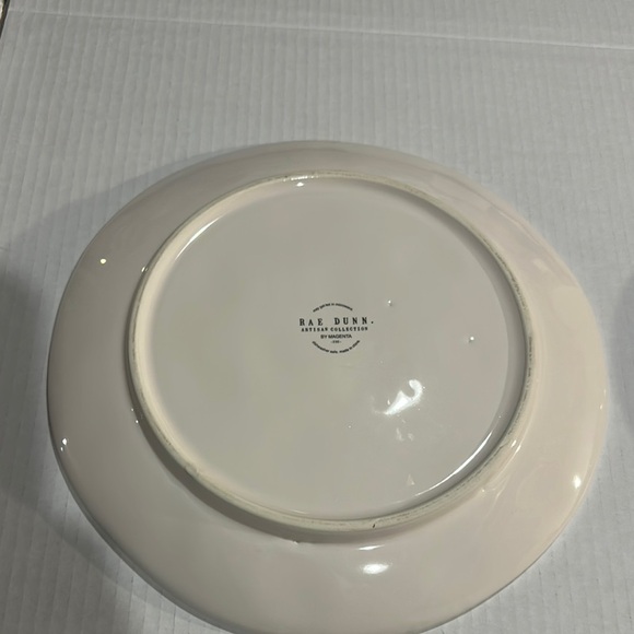 Rae Dunn set of 2 Cream ‘BELIEVE’ Dinnerware Plates for collectors or as a gift - Picture 5 of 9